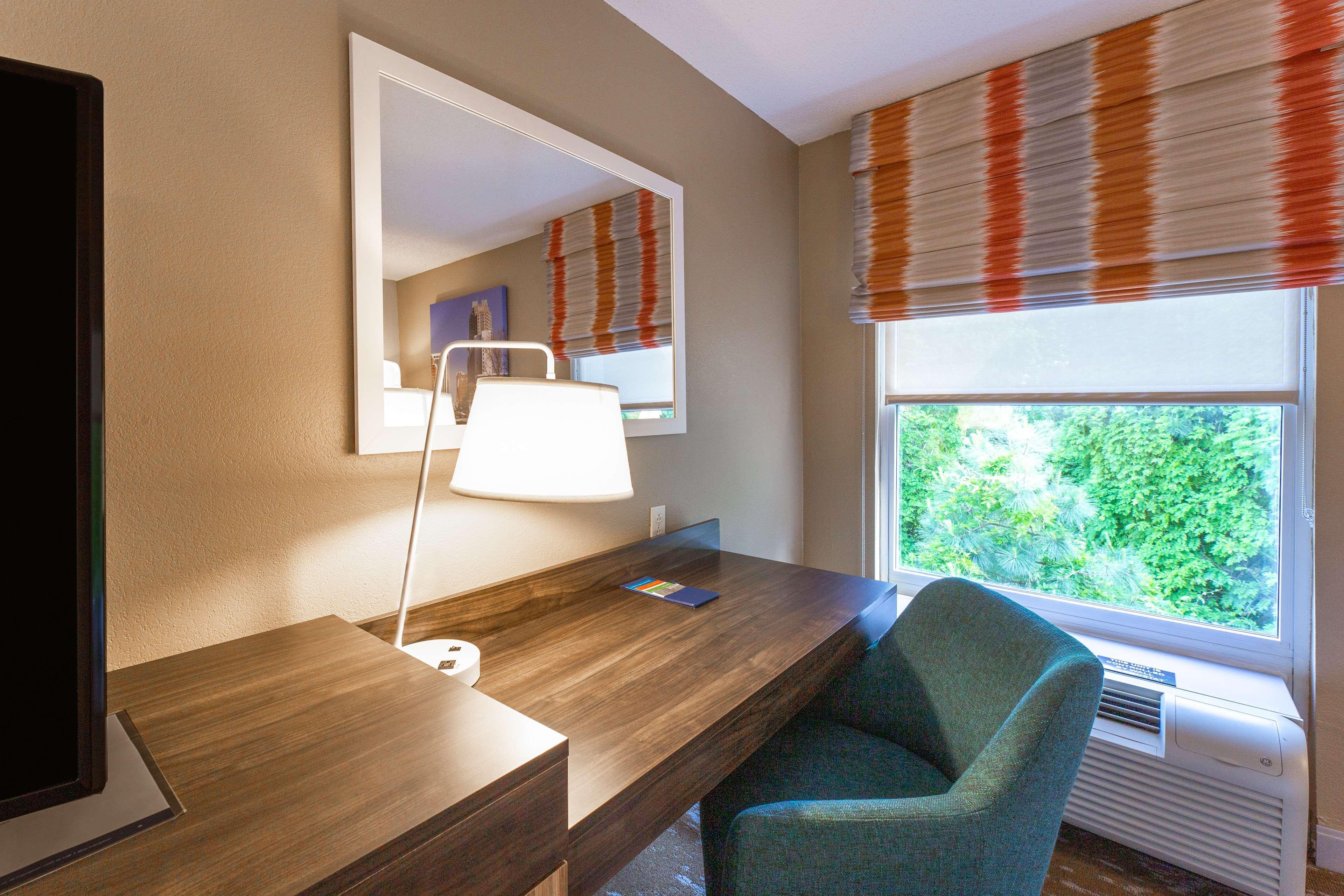 Hampton Inn & Suites Raleigh Cary Lenovo Center Buitenkant foto