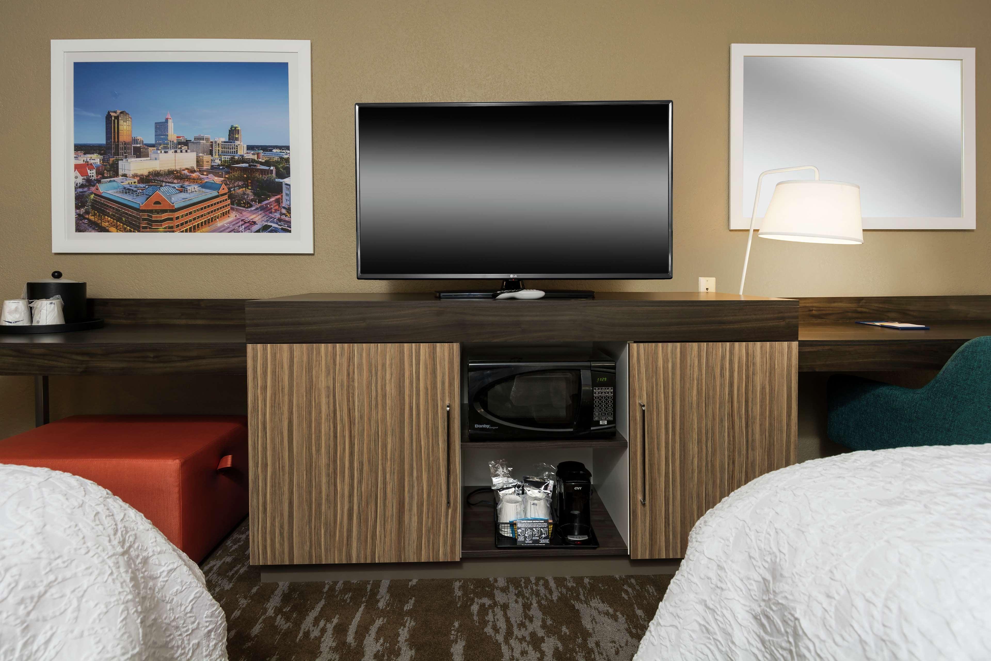 Hampton Inn & Suites Raleigh Cary Lenovo Center Buitenkant foto