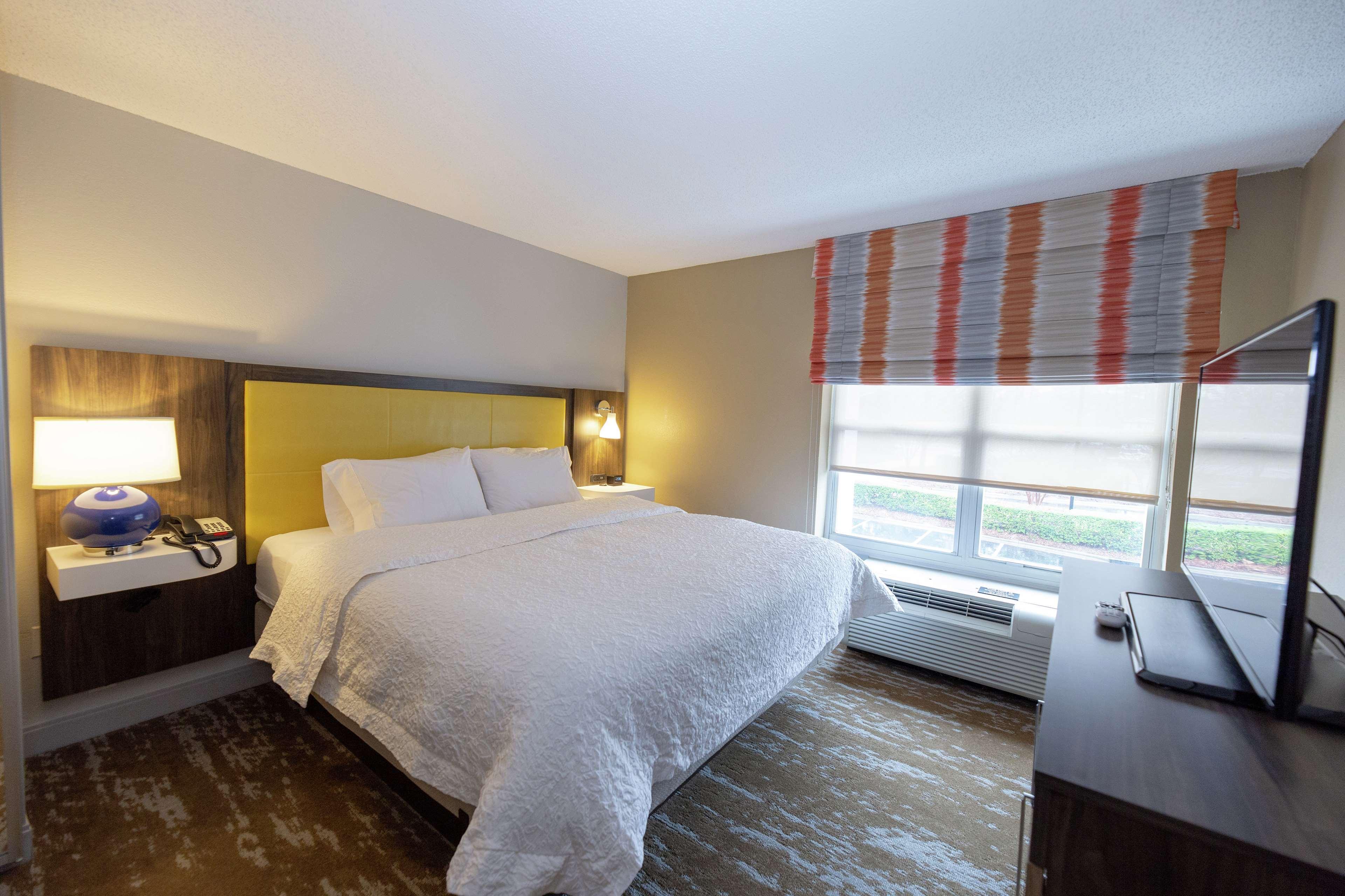 Hampton Inn & Suites Raleigh Cary Lenovo Center Buitenkant foto