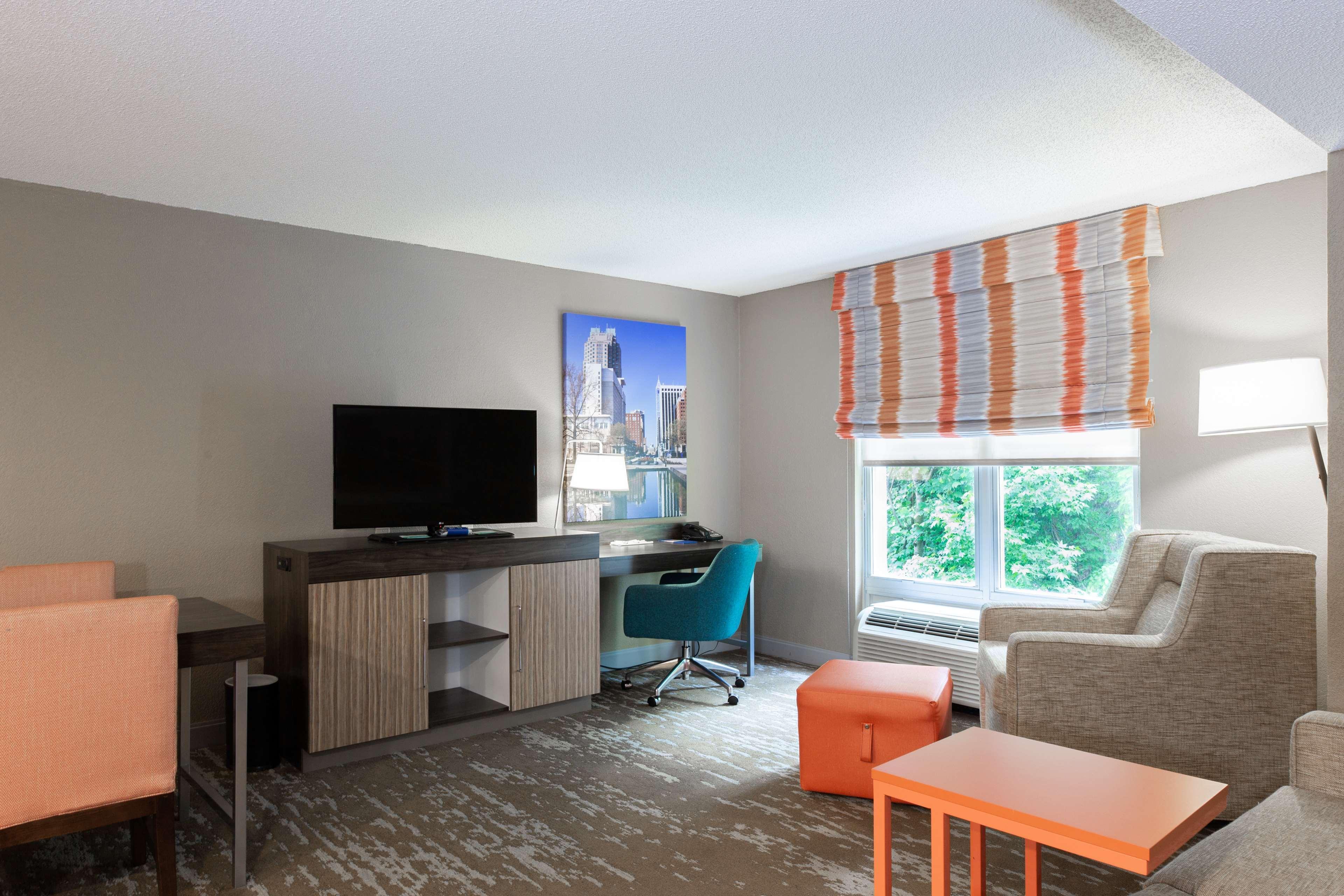 Hampton Inn & Suites Raleigh Cary Lenovo Center Buitenkant foto