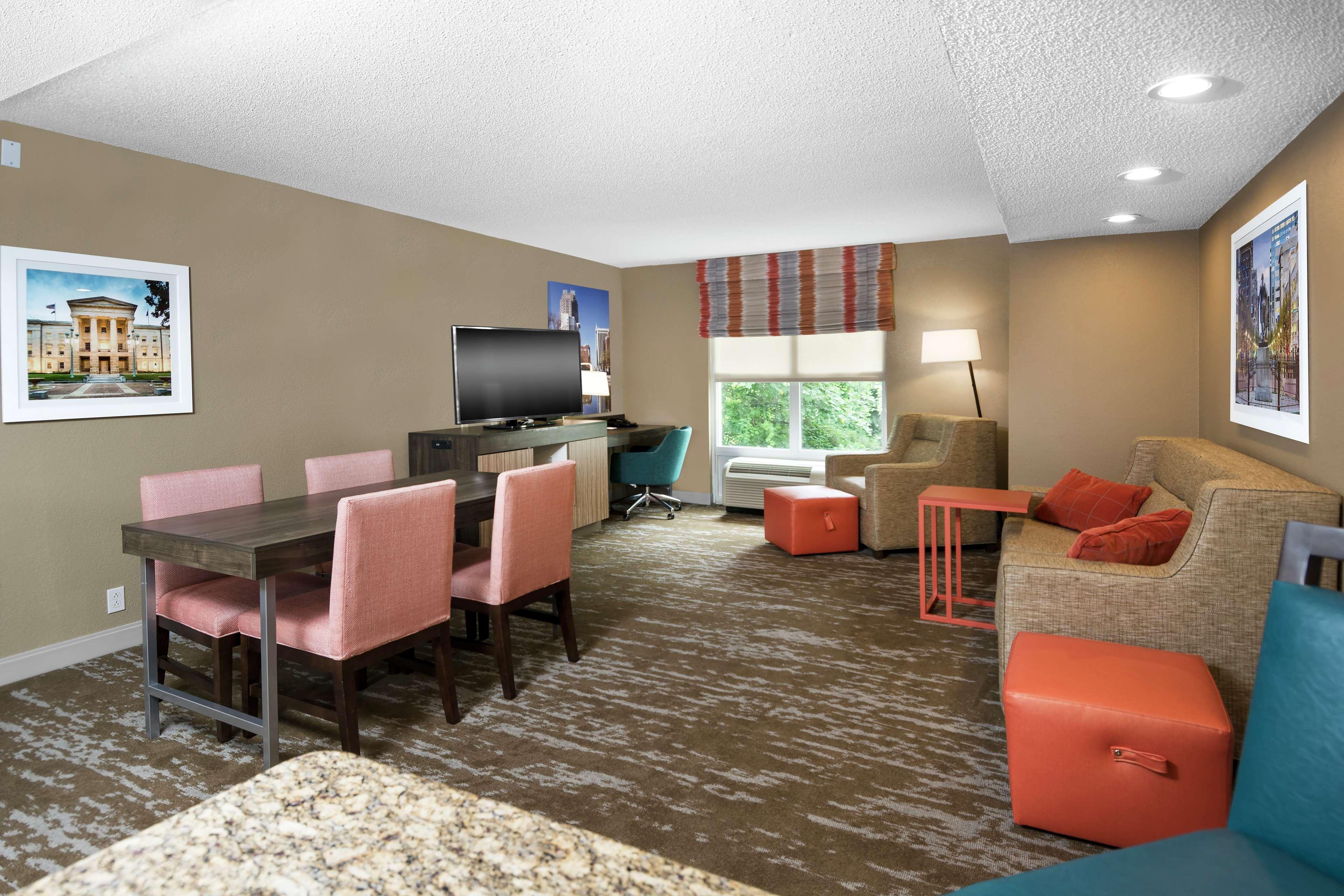 Hampton Inn & Suites Raleigh Cary Lenovo Center Buitenkant foto