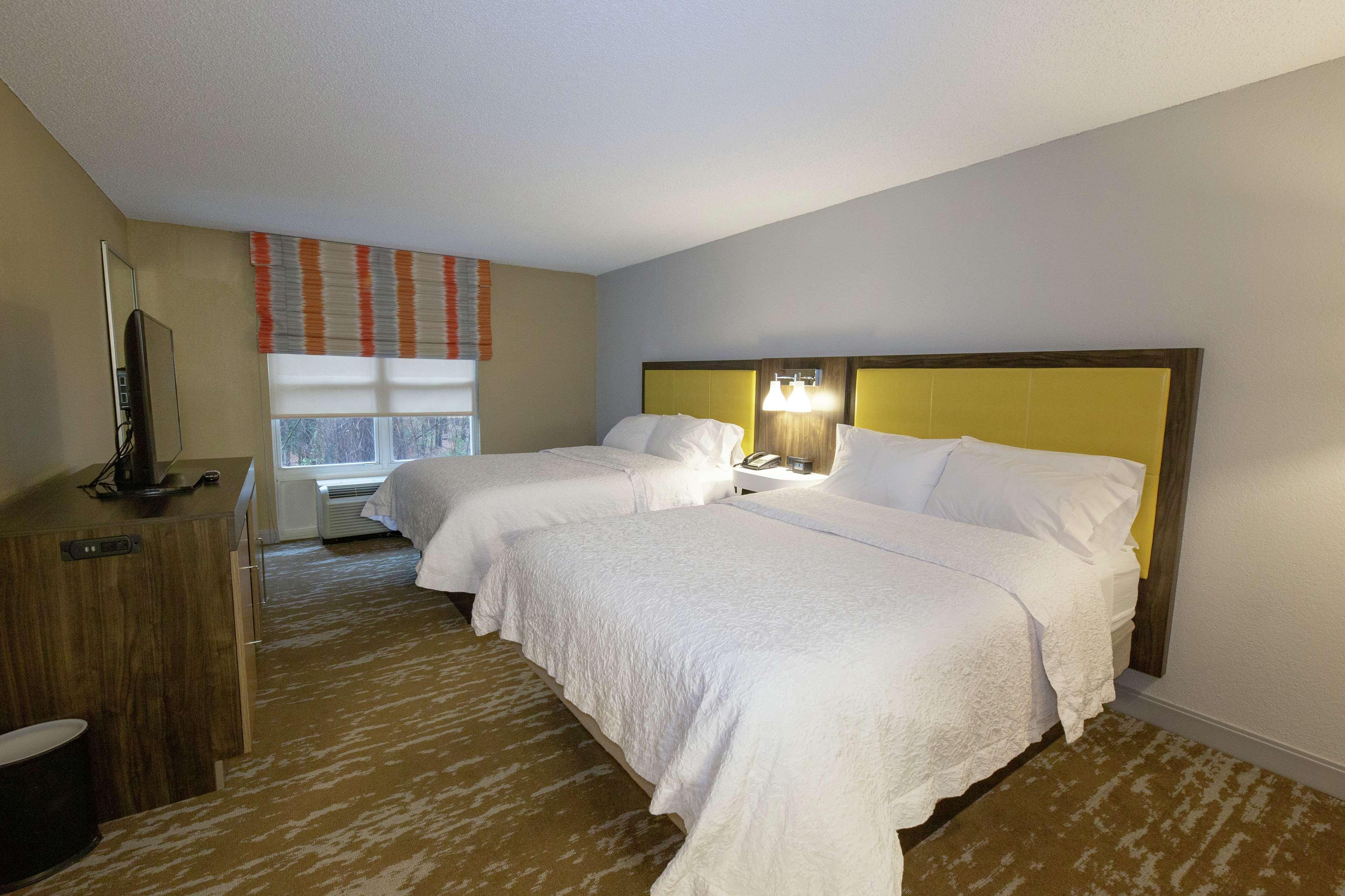 Hampton Inn & Suites Raleigh Cary Lenovo Center Buitenkant foto