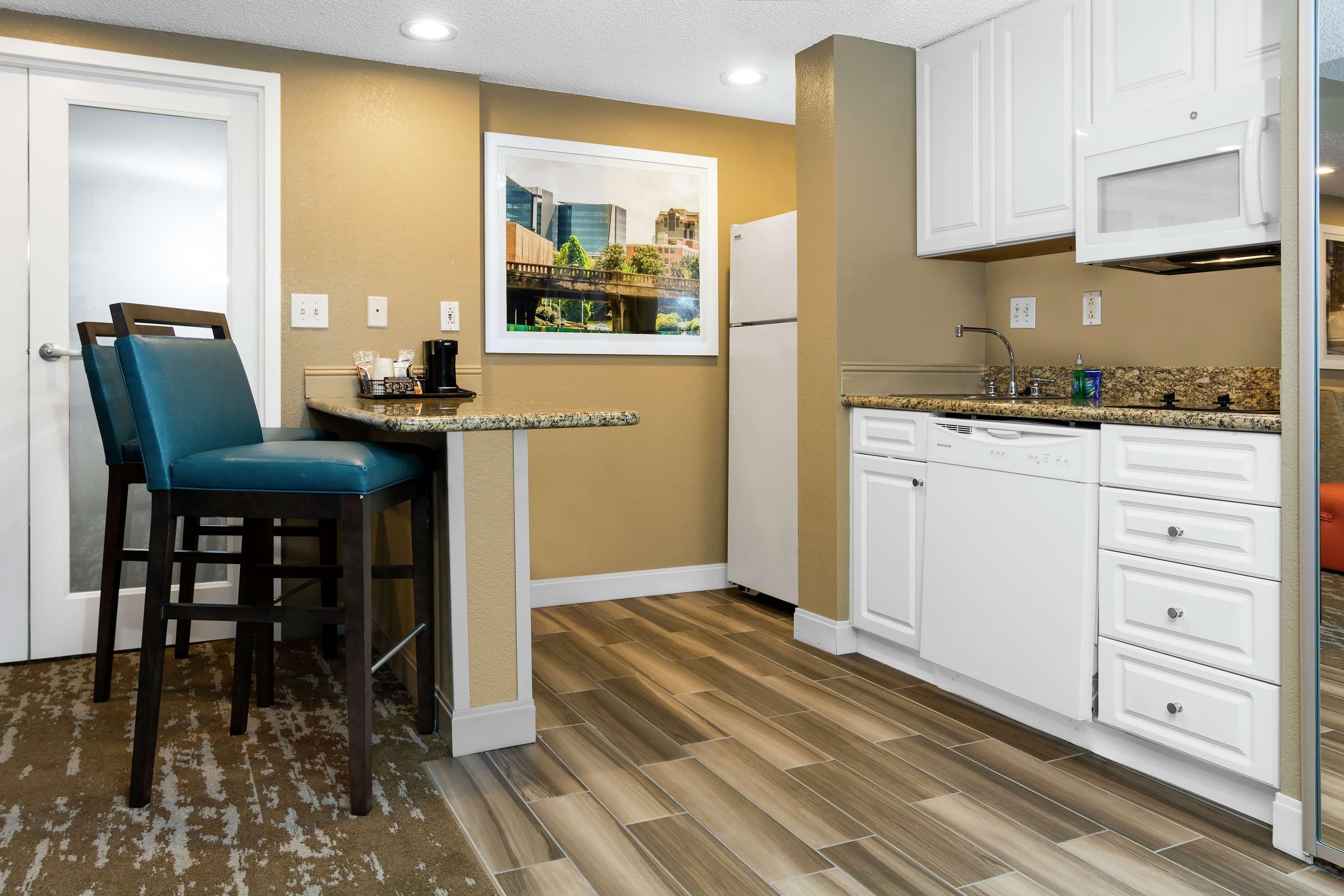 Hampton Inn & Suites Raleigh Cary Lenovo Center Buitenkant foto
