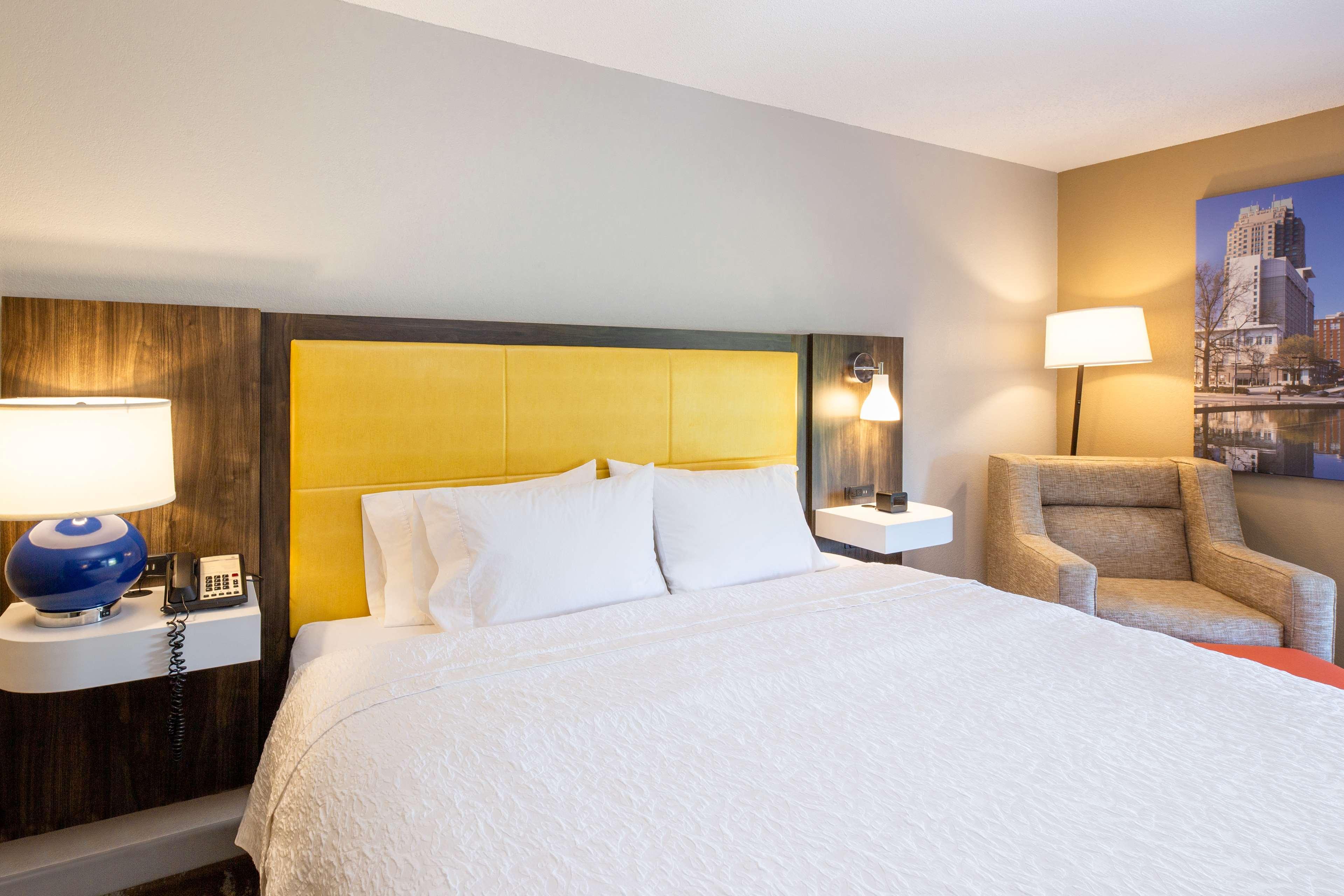 Hampton Inn & Suites Raleigh Cary Lenovo Center Buitenkant foto