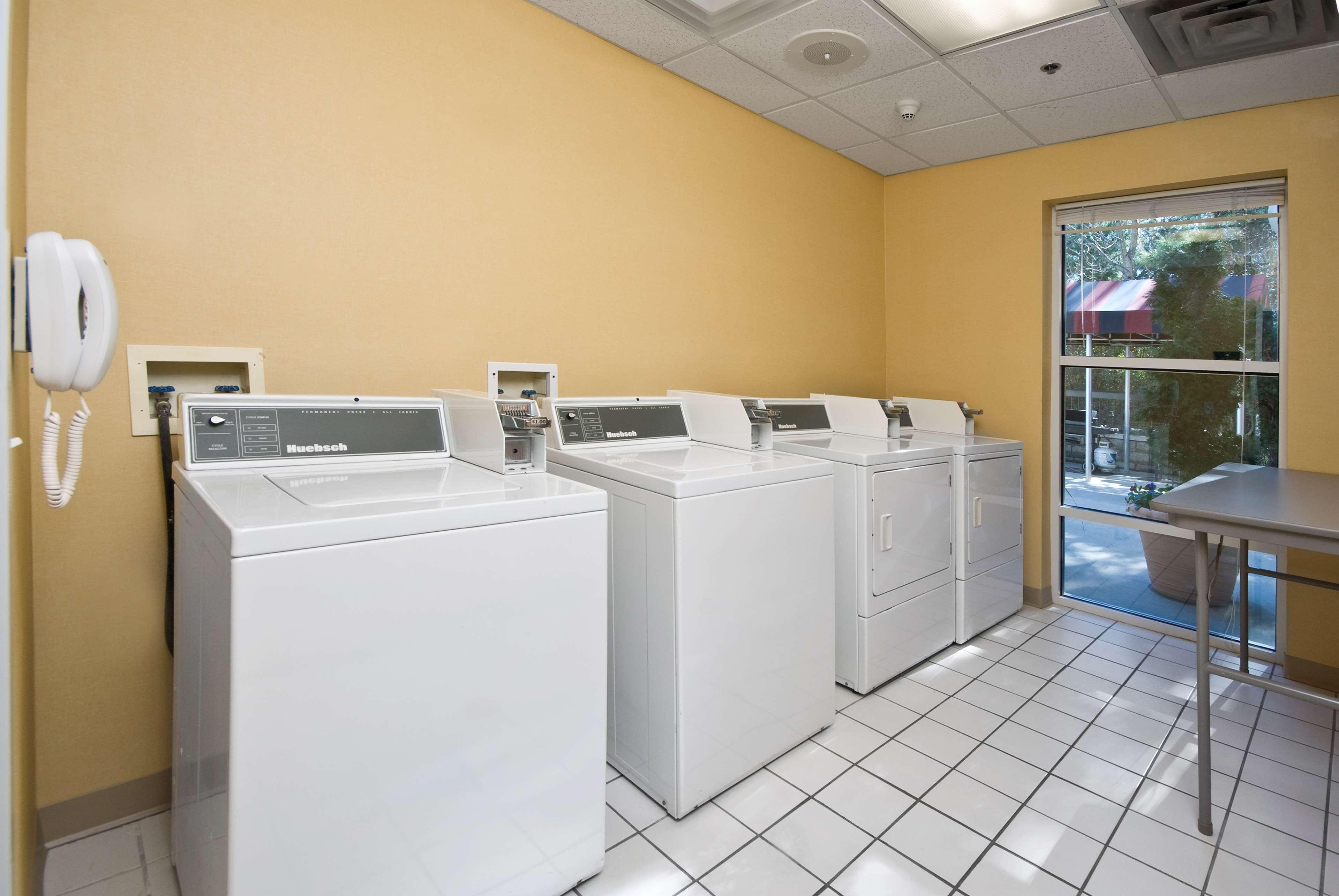 Hampton Inn & Suites Raleigh Cary Lenovo Center Buitenkant foto