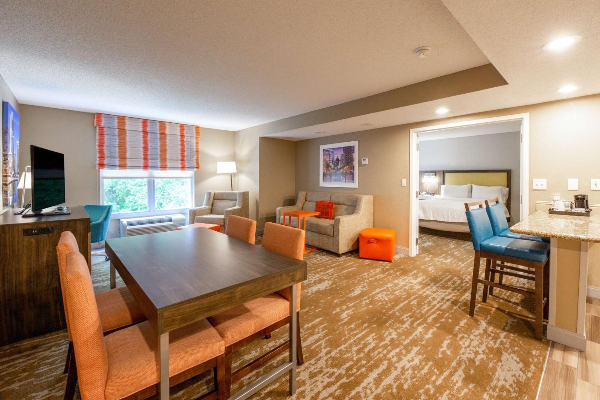 Hampton Inn & Suites Raleigh Cary Lenovo Center Buitenkant foto