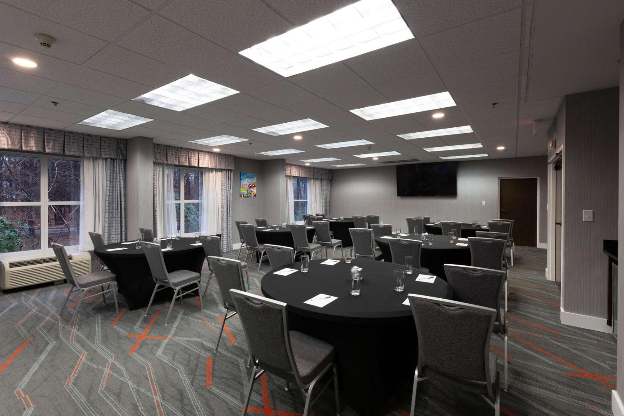 Hampton Inn & Suites Raleigh Cary Lenovo Center Buitenkant foto