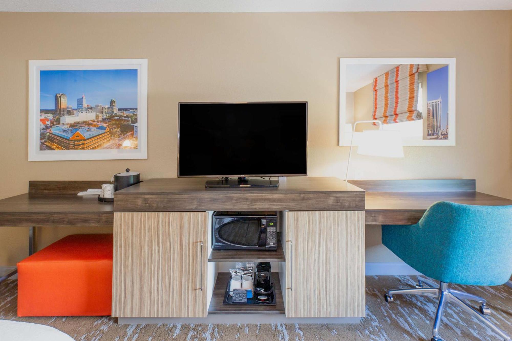 Hampton Inn & Suites Raleigh Cary Lenovo Center Buitenkant foto