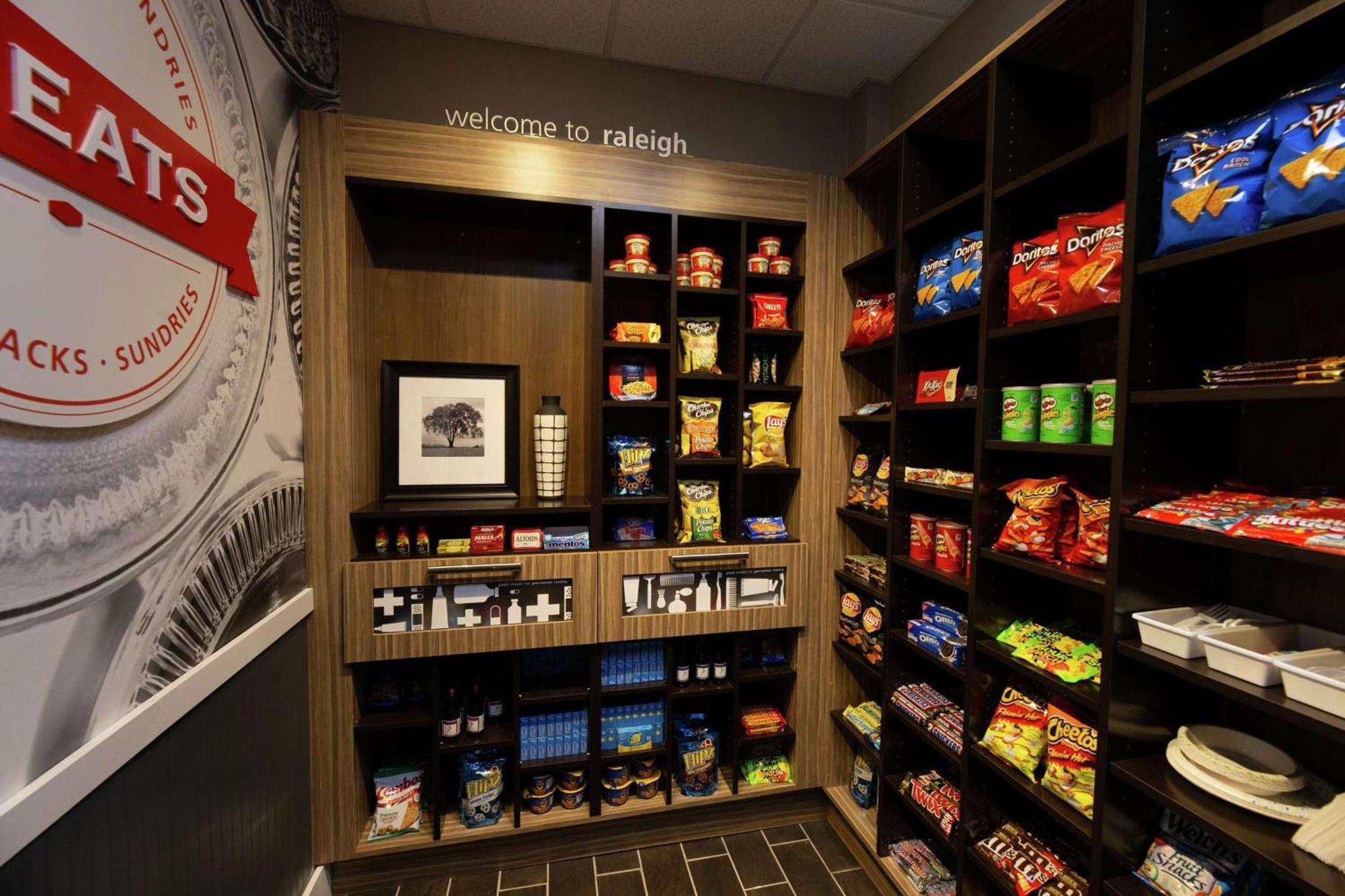 Hampton Inn & Suites Raleigh Cary Lenovo Center Buitenkant foto