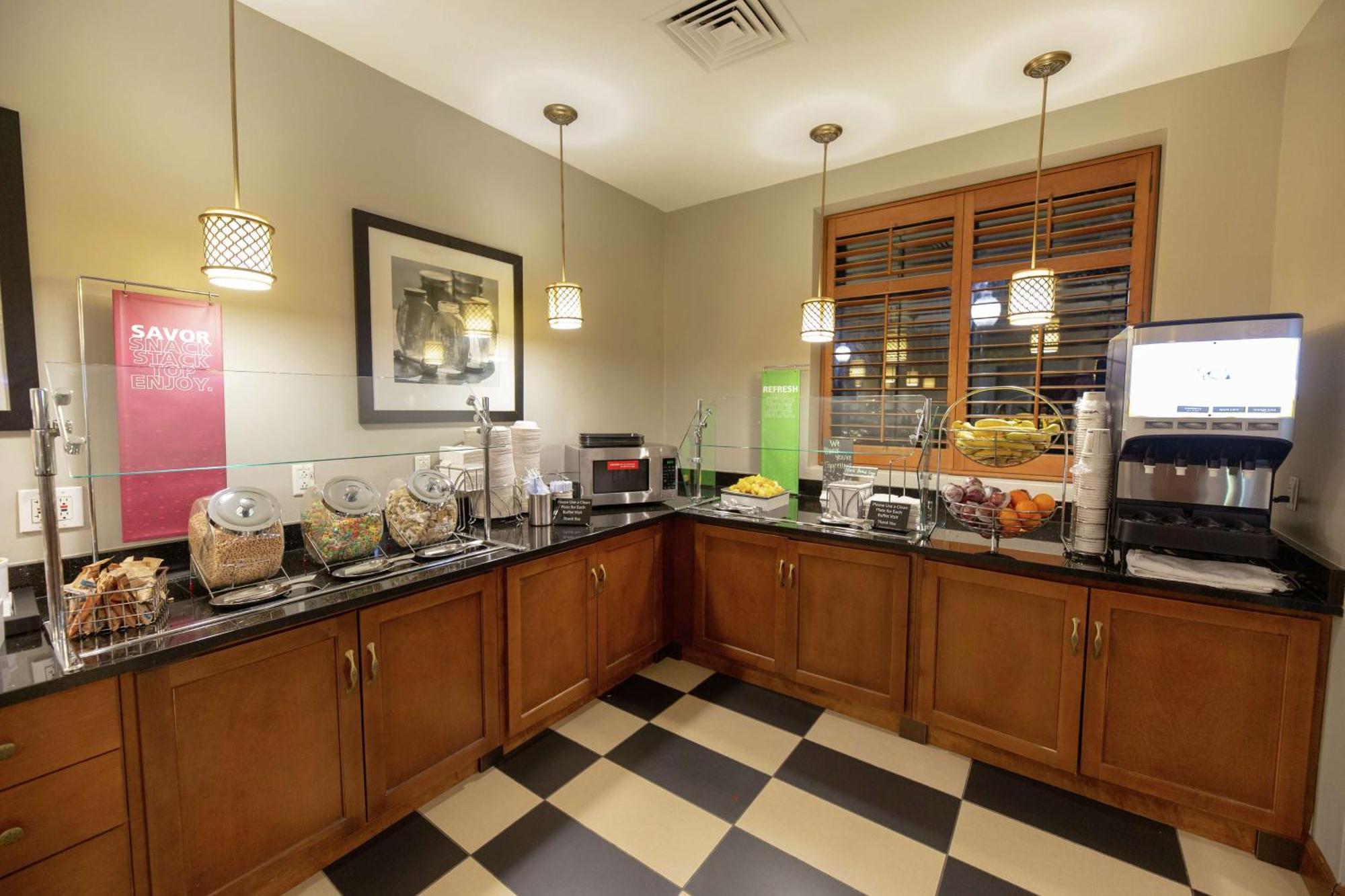 Hampton Inn & Suites Raleigh Cary Lenovo Center Buitenkant foto